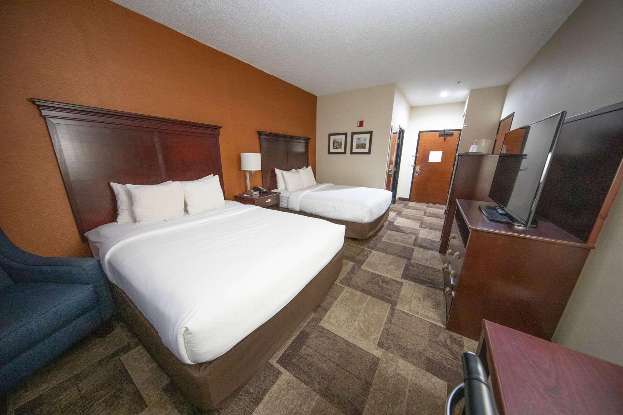 Comfort Inn & Suites Hutchinson Exterior foto