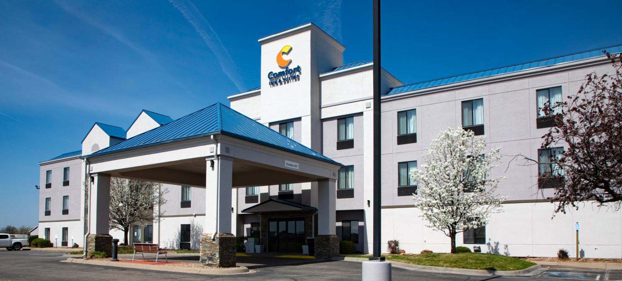 Comfort Inn & Suites Hutchinson Exterior foto